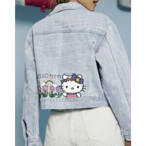 Hello Kitty Flowers Light Wash Denim Button Up Long Sleeve Jean Jacket Size S 4